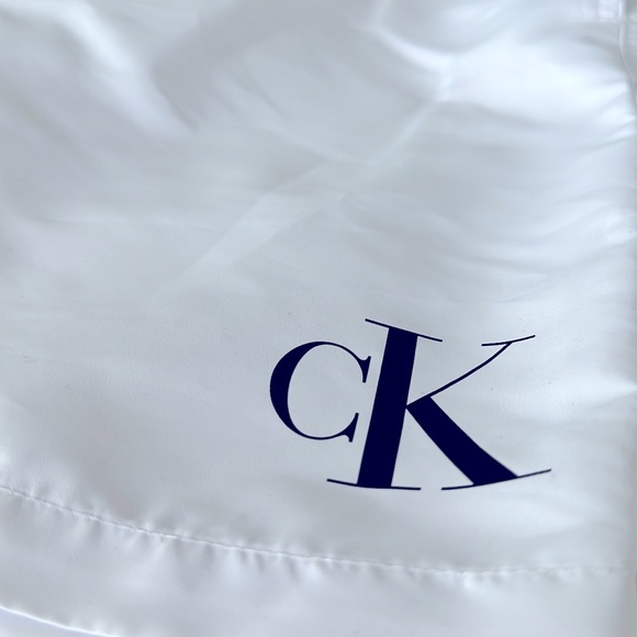 Calvin Klein Swimshorts Swimsuit White never worn - Picture 3 of 3
